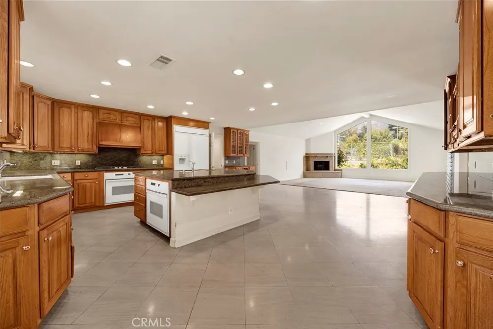 201 Deodar Bradbury, CA 91008