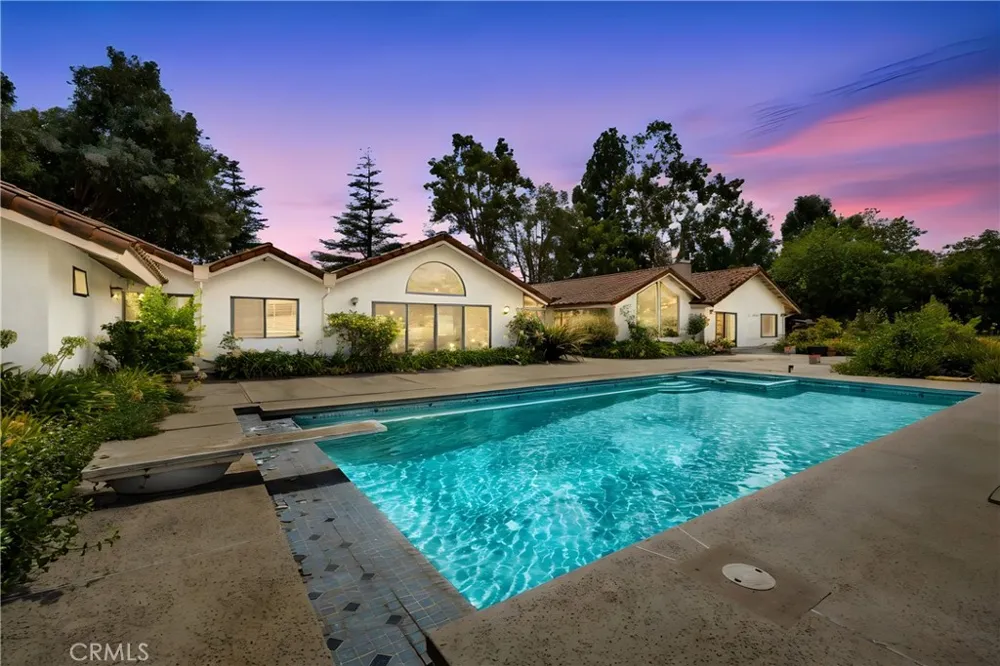 201 Deodar Bradbury, CA 91008