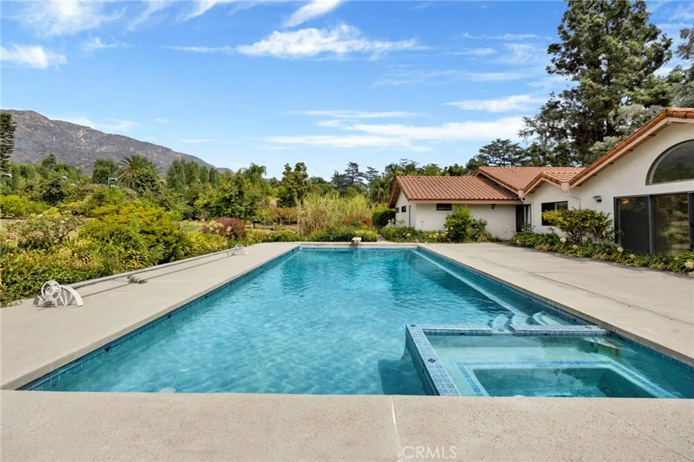 201 Deodar Bradbury, CA 91008