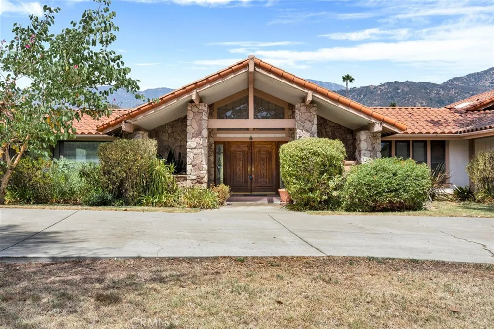 201 Deodar Bradbury, CA 91008