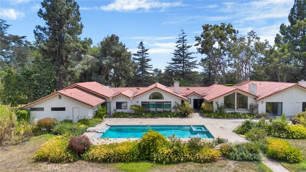 201 Deodar Bradbury, CA 91008