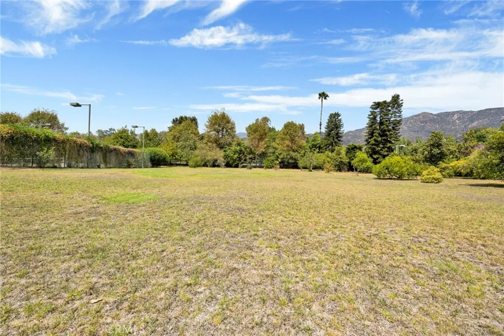 201 Deodar Bradbury, CA 91008