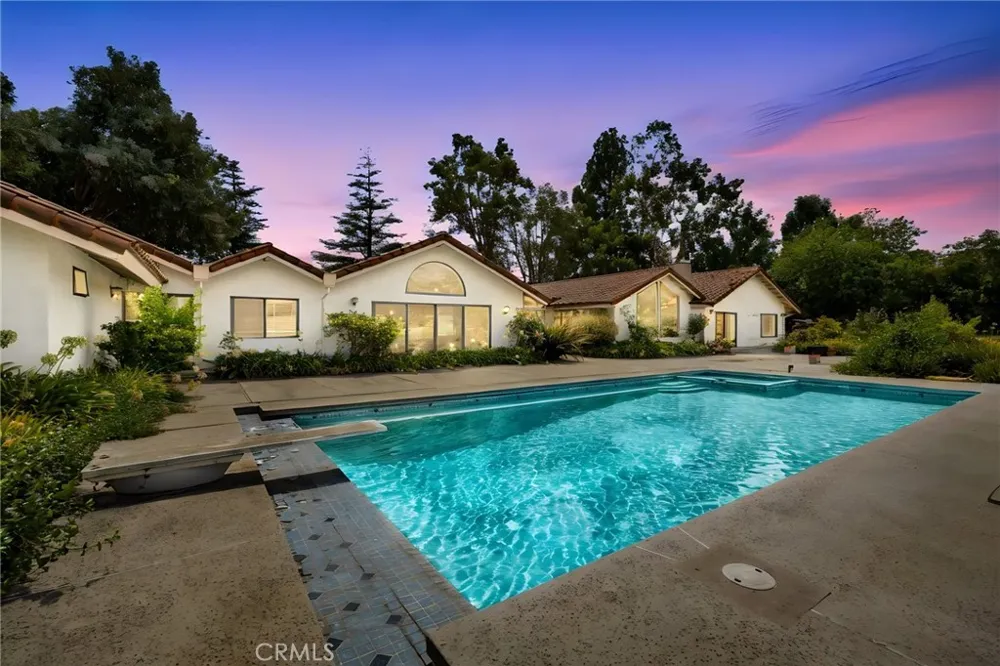 201 Deodar Bradbury, CA 91008