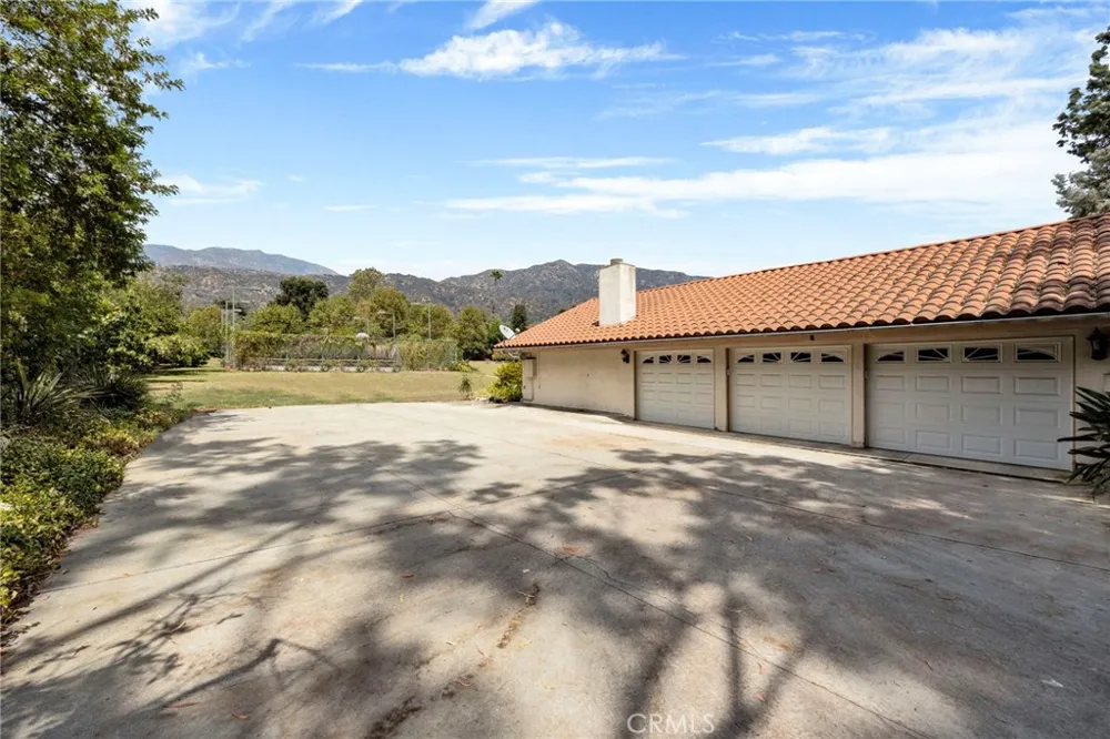 201 Deodar Bradbury, CA 91008