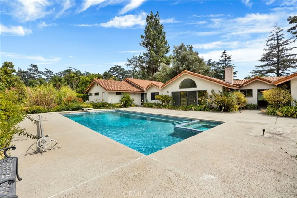 201 Deodar Bradbury, CA 91008