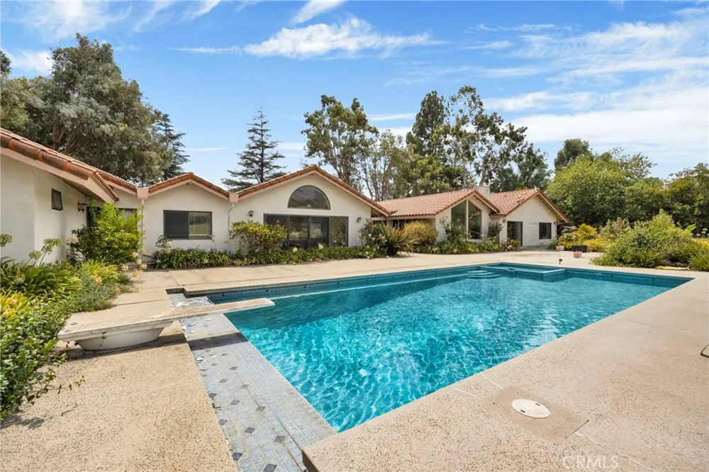 201 Deodar Bradbury, CA 91008