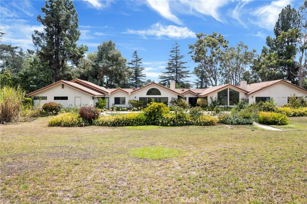 201 Deodar Bradbury, CA 91008