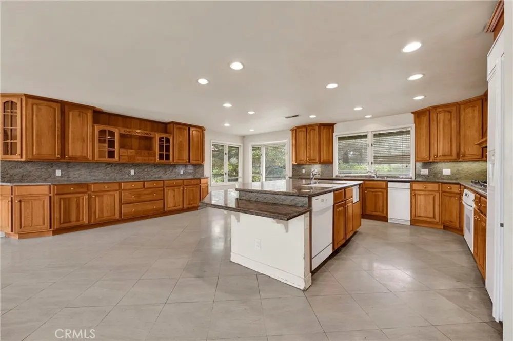 201 Deodar Bradbury, CA 91008