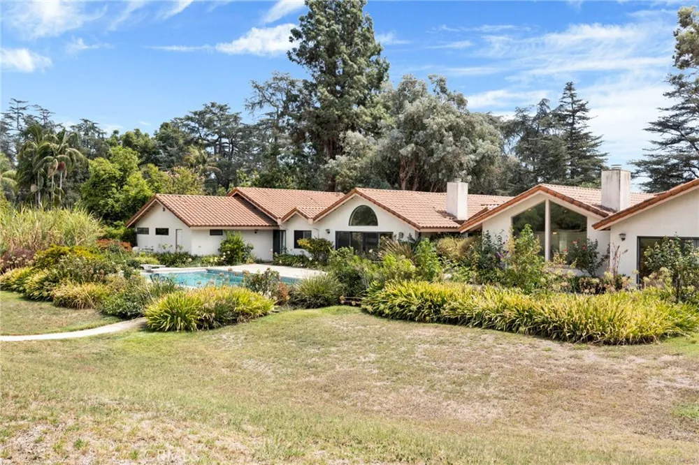 201 Deodar Bradbury, CA 91008