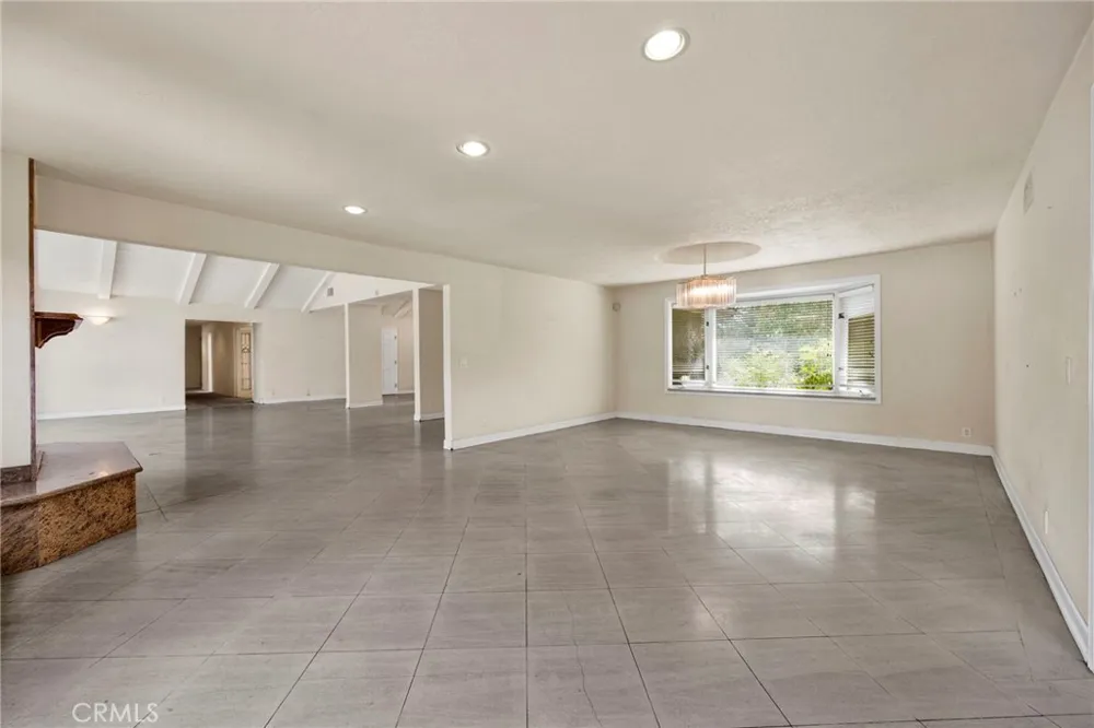 201 Deodar Bradbury, CA 91008