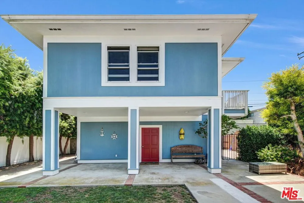 1328 10th Street #1/2 Santa Monica, CA 90401