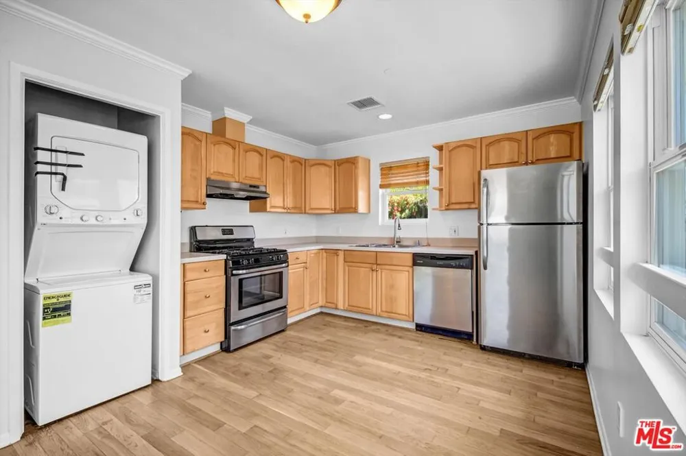 1328 10th Street #1/2 Santa Monica, CA 90401