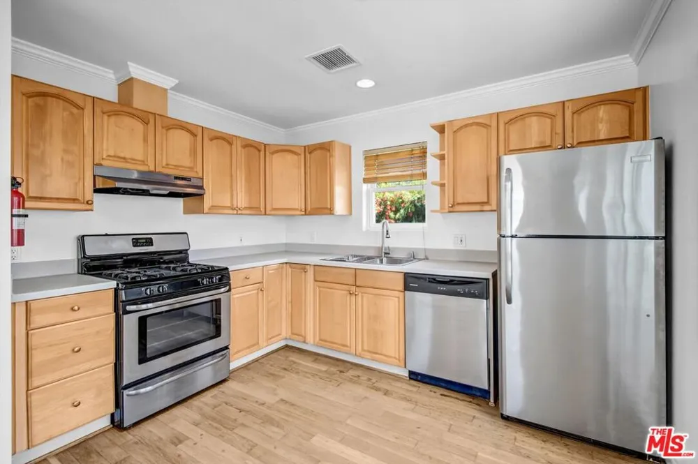 1328 10th Street #1/2 Santa Monica, CA 90401
