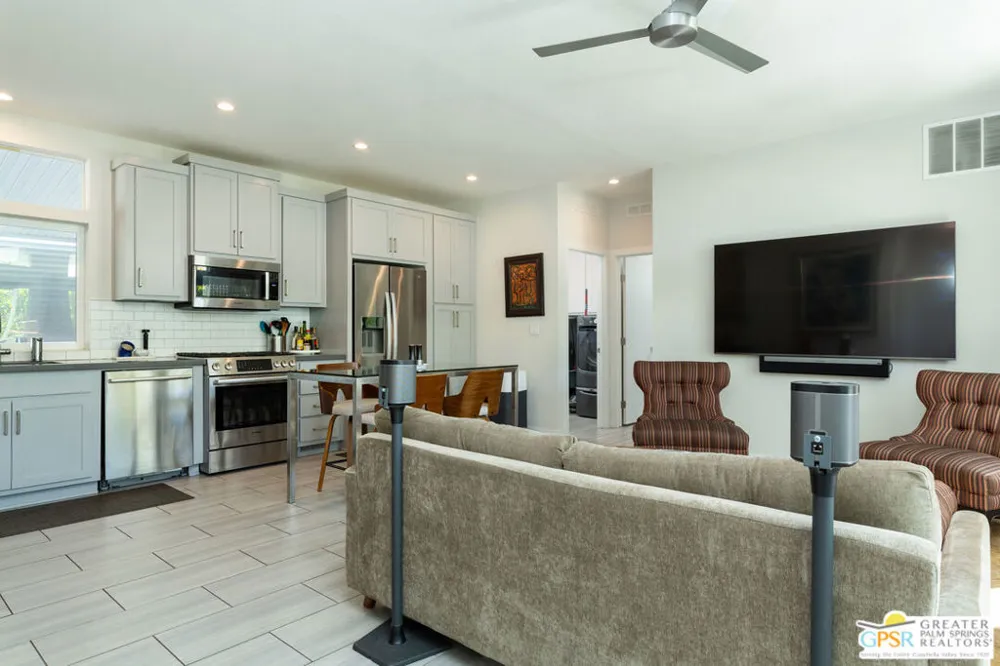 408 Kona Lane Palm Springs, CA 92264