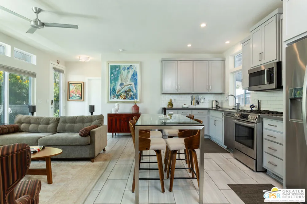 408 Kona Lane Palm Springs, CA 92264