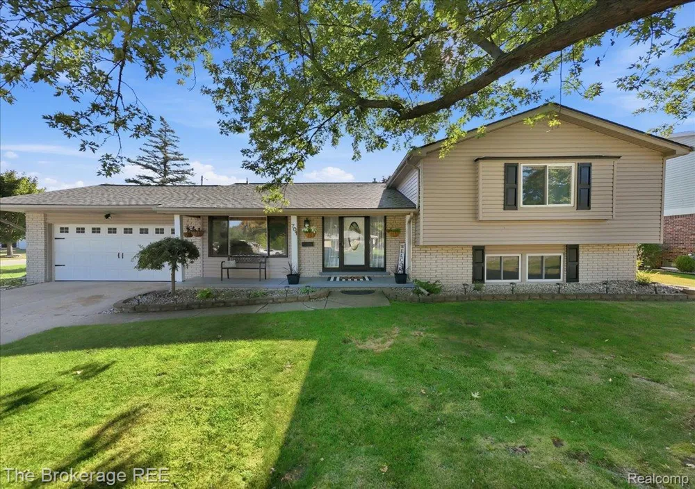 701 Salem Drive Davison City, MI 48423