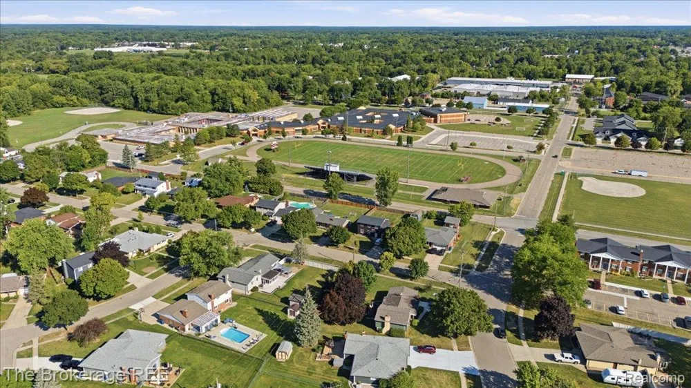 701 Salem Drive Davison City, MI 48423