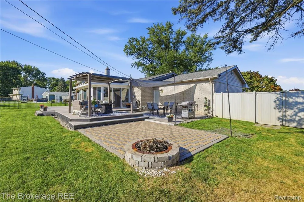701 Salem Drive Davison City, MI 48423