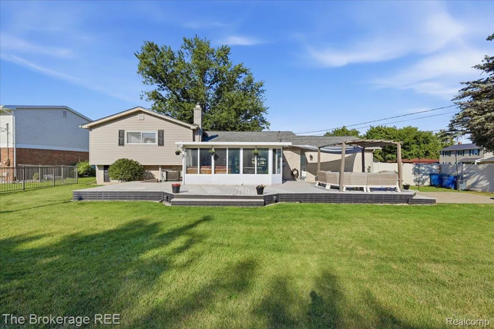 701 Salem Drive Davison City, MI 48423