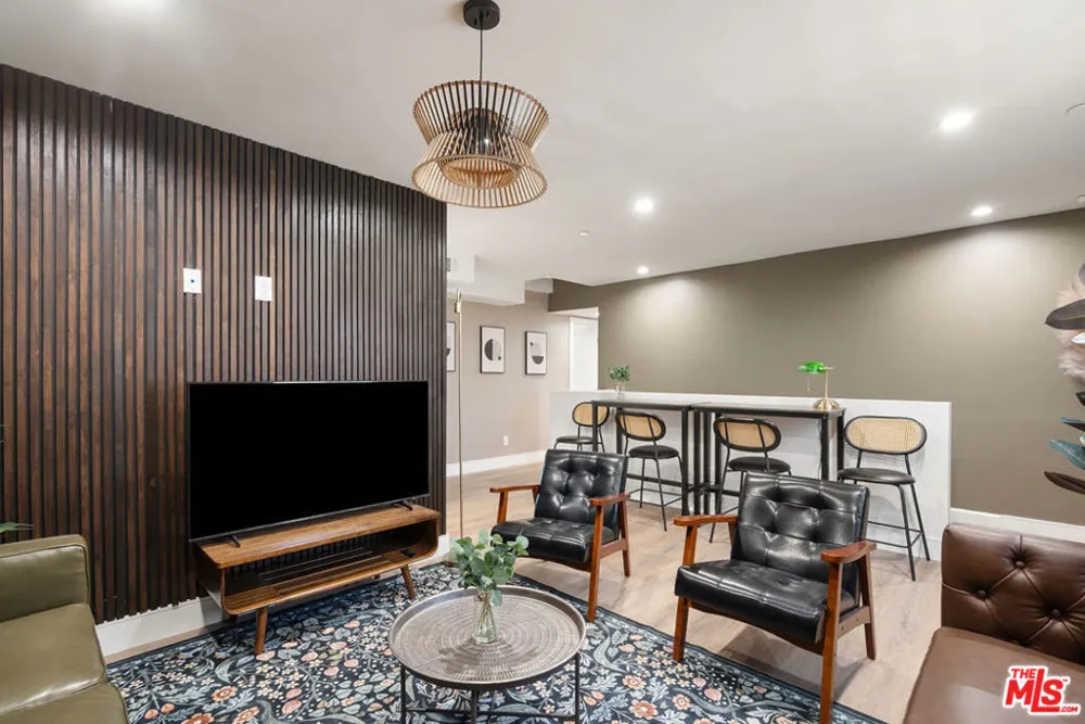 1341 Mariposa Avenue Los Angeles, CA 90027