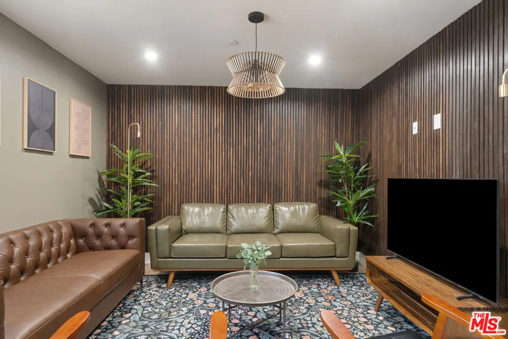 1341 Mariposa Avenue Los Angeles, CA 90027