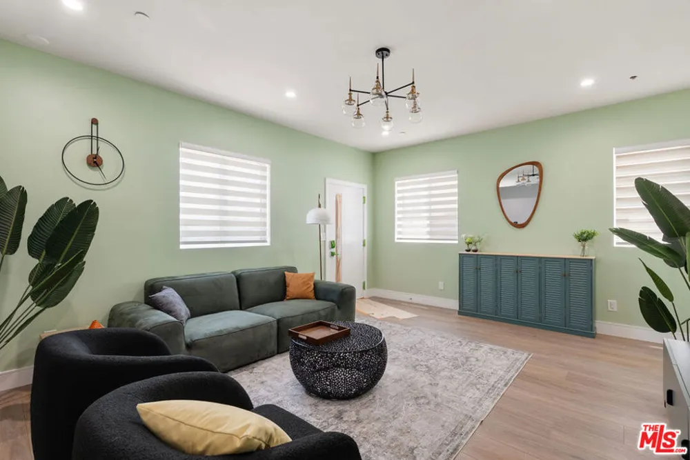 1341 Mariposa Avenue Los Angeles, CA 90027