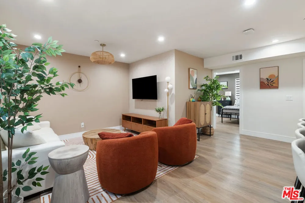 1341 Mariposa Avenue Los Angeles, CA 90027