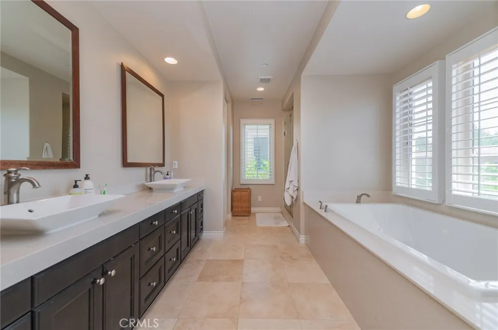 16 Hawkeye Irvine, CA 92602