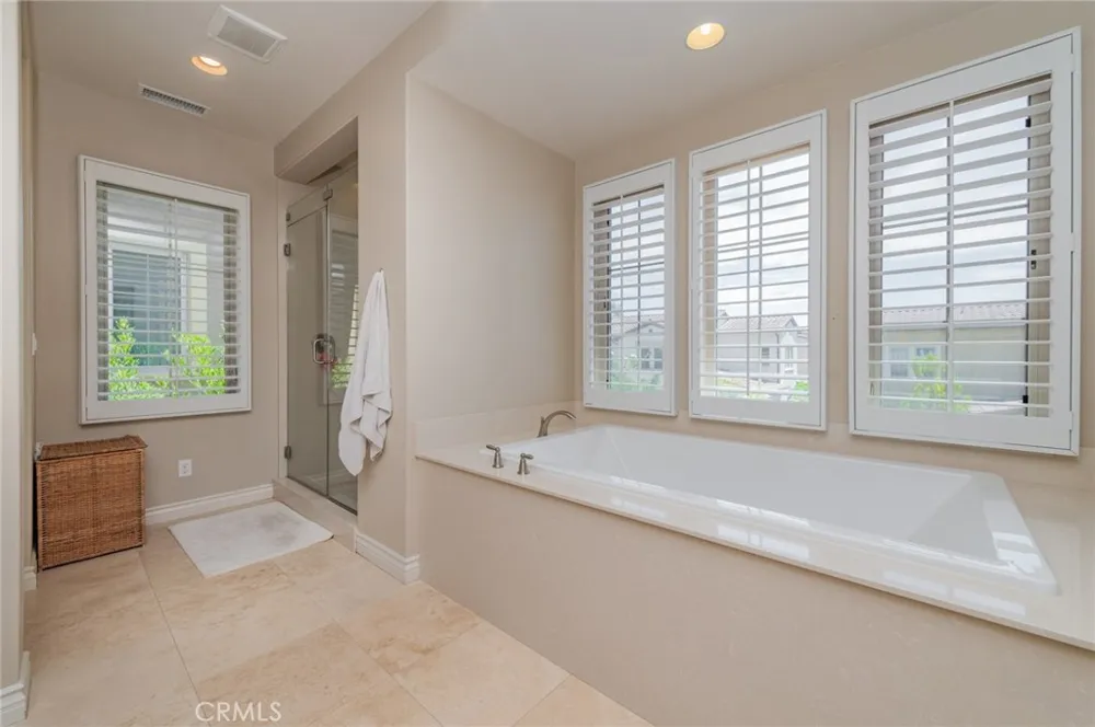 16 Hawkeye Irvine, CA 92602
