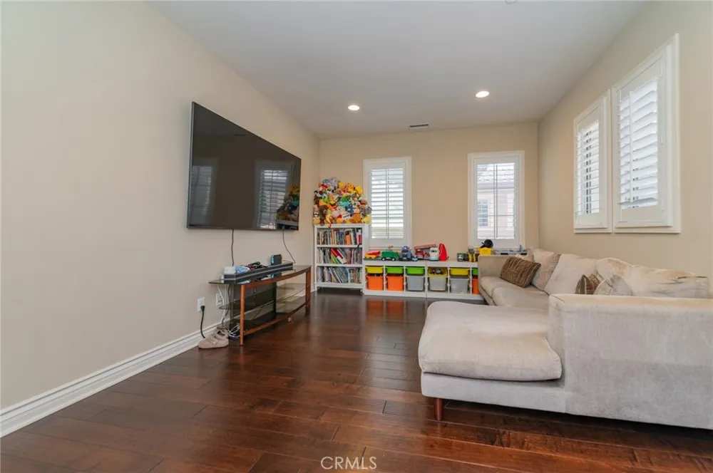 16 Hawkeye Irvine, CA 92602
