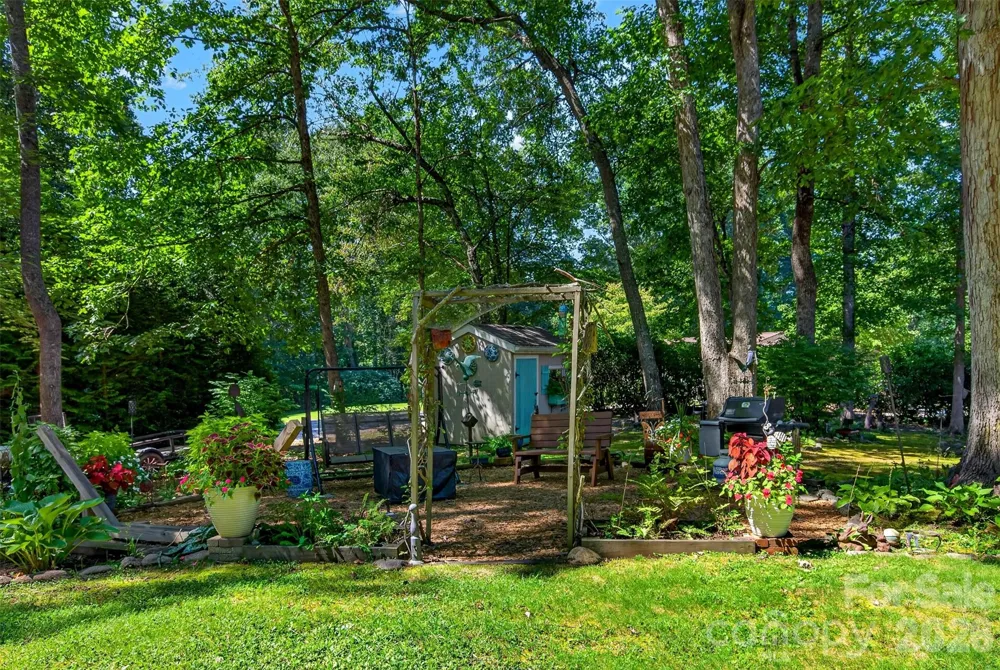42 Timothy Lane Candler, NC 28715