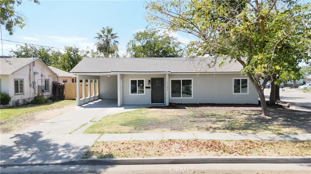 1702 Virginia Dos Palos, CA 93620