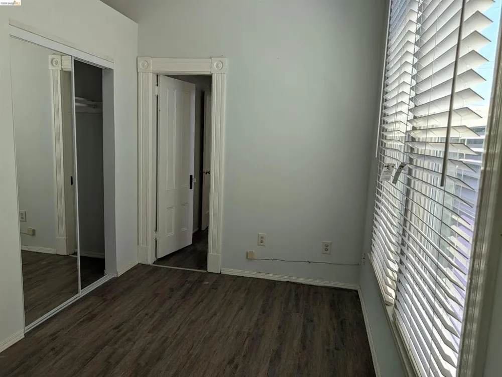 1086 66Th St Oakland, CA 94608