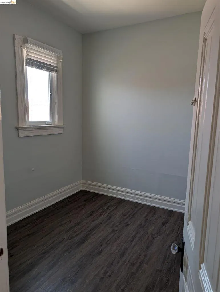 1086 66Th St Oakland, CA 94608