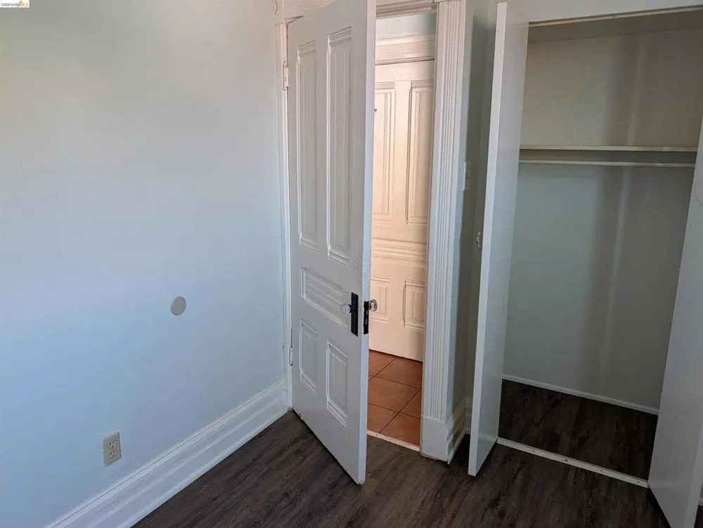 1086 66Th St Oakland, CA 94608