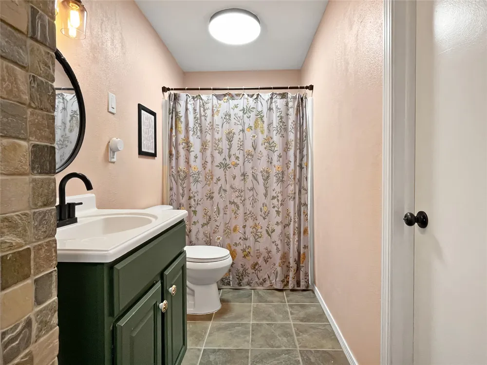 206 Tanglewood Lone Grove, OK 73443