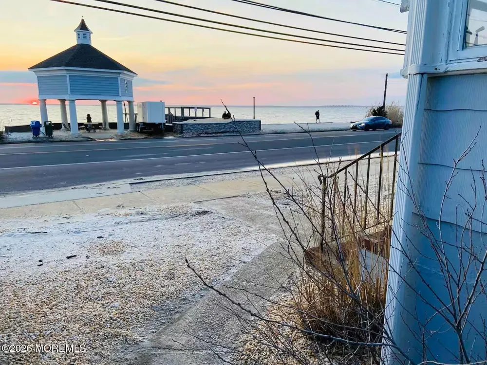 16 Bayview Avenue Seaside Park, NJ 08752