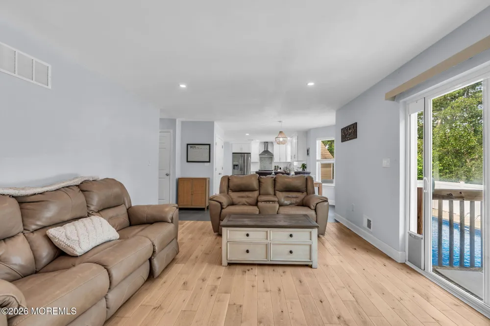 609 Amsterdam Avenue Toms River, NJ 08757