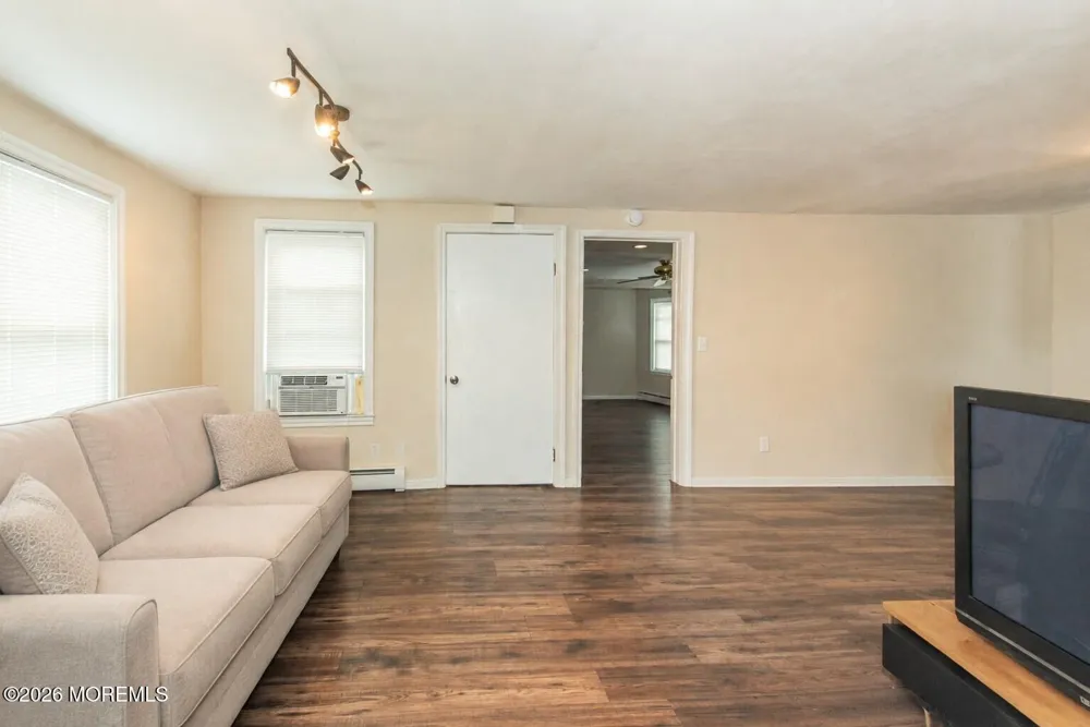 9 Central Avenue Caldwell, NJ 07006