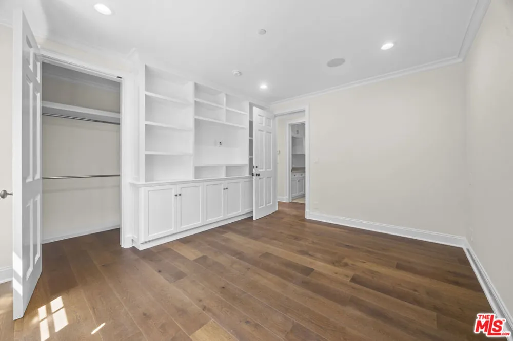 1011 Fiske Street Pacific Palisades, CA 90272