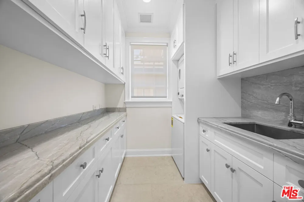 1011 Fiske Street Pacific Palisades, CA 90272