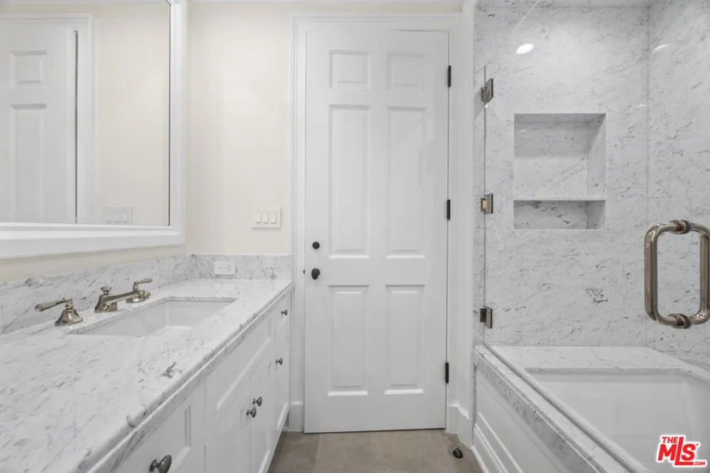 1011 Fiske Street Pacific Palisades, CA 90272