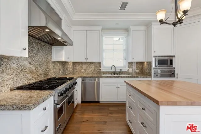 1011 Fiske Street Pacific Palisades, CA 90272