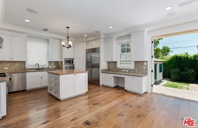 1011 Fiske Street Pacific Palisades, CA 90272