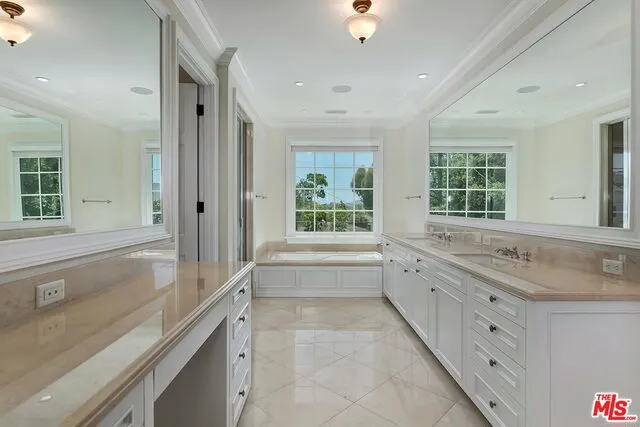1011 Fiske Street Pacific Palisades, CA 90272