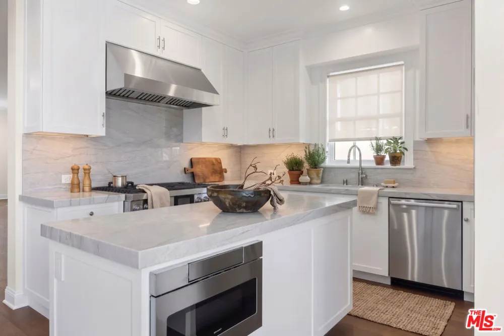 1011 Fiske Street Pacific Palisades, CA 90272