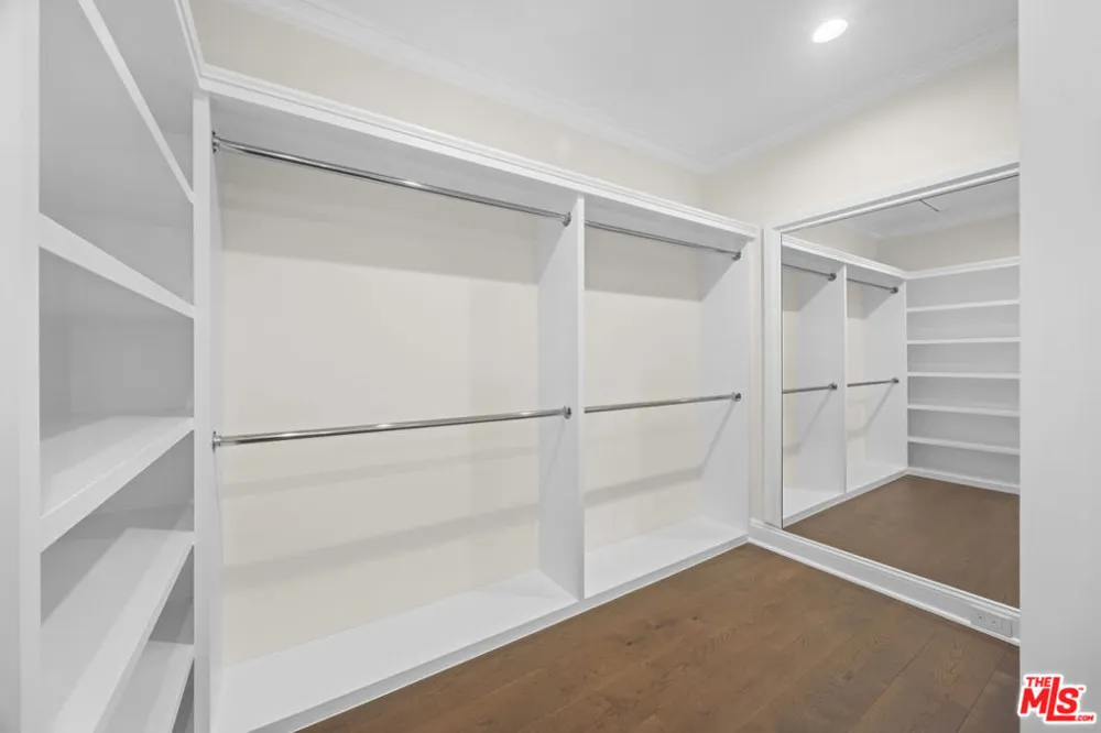 1011 Fiske Street Pacific Palisades, CA 90272