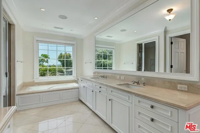 1011 Fiske Street Pacific Palisades, CA 90272