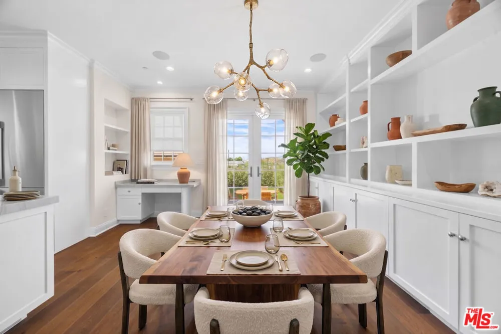 1011 Fiske Street Pacific Palisades, CA 90272
