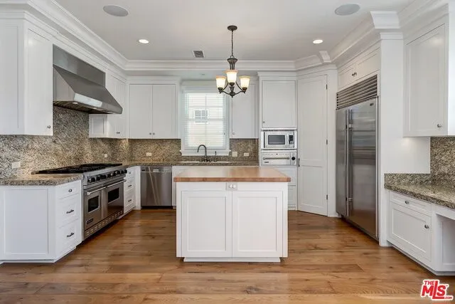 1011 Fiske Street Pacific Palisades, CA 90272